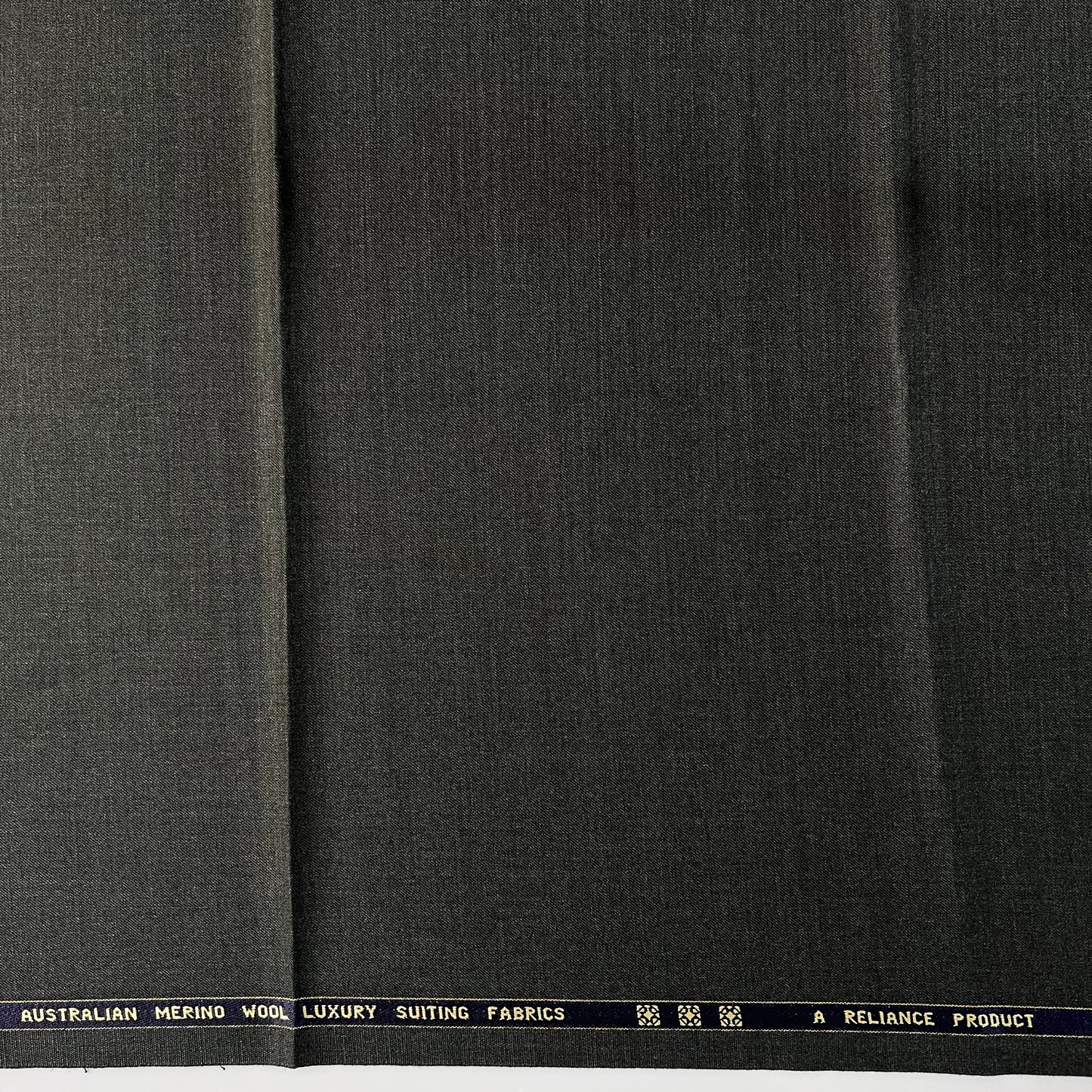 70CM SUITING FABRIC - END BIT 86 (FLAT RATE)