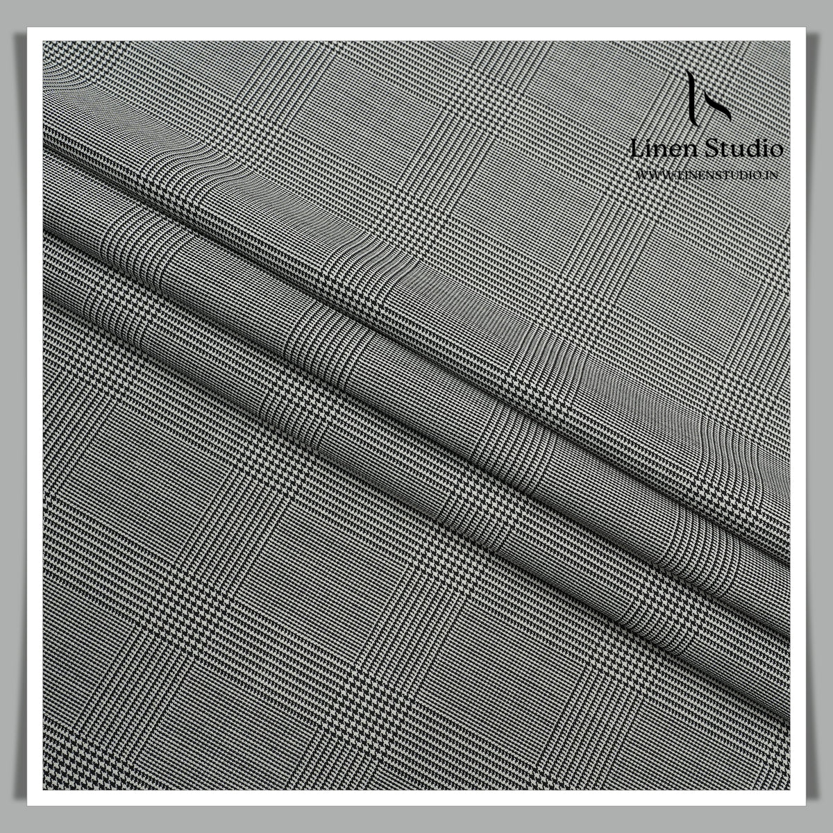 120's Australian Merino Wool Rich Luxury Suiting by Montlino - F5079 (Zoom In) (NEW)