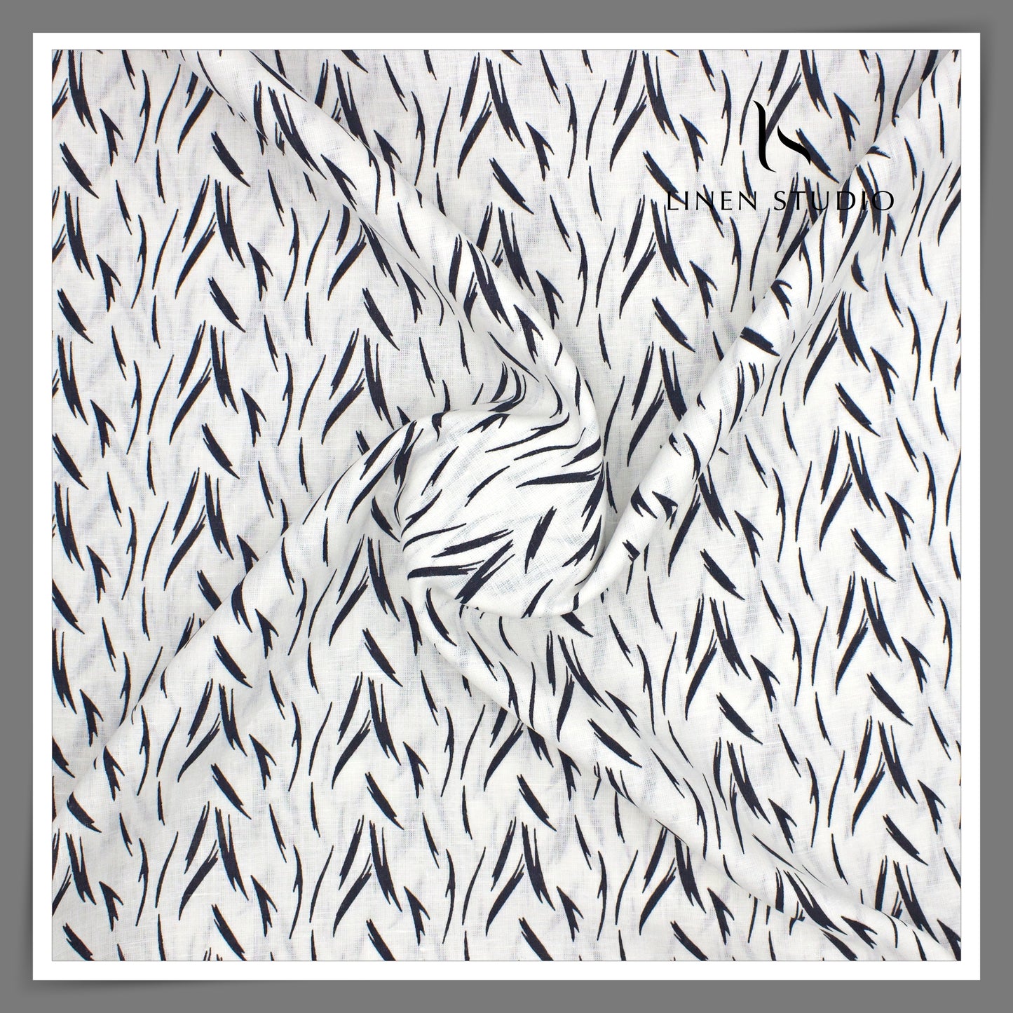 60 Lea Printed Linen Shirting by Burgoyne - Saphed Daali (NEW)