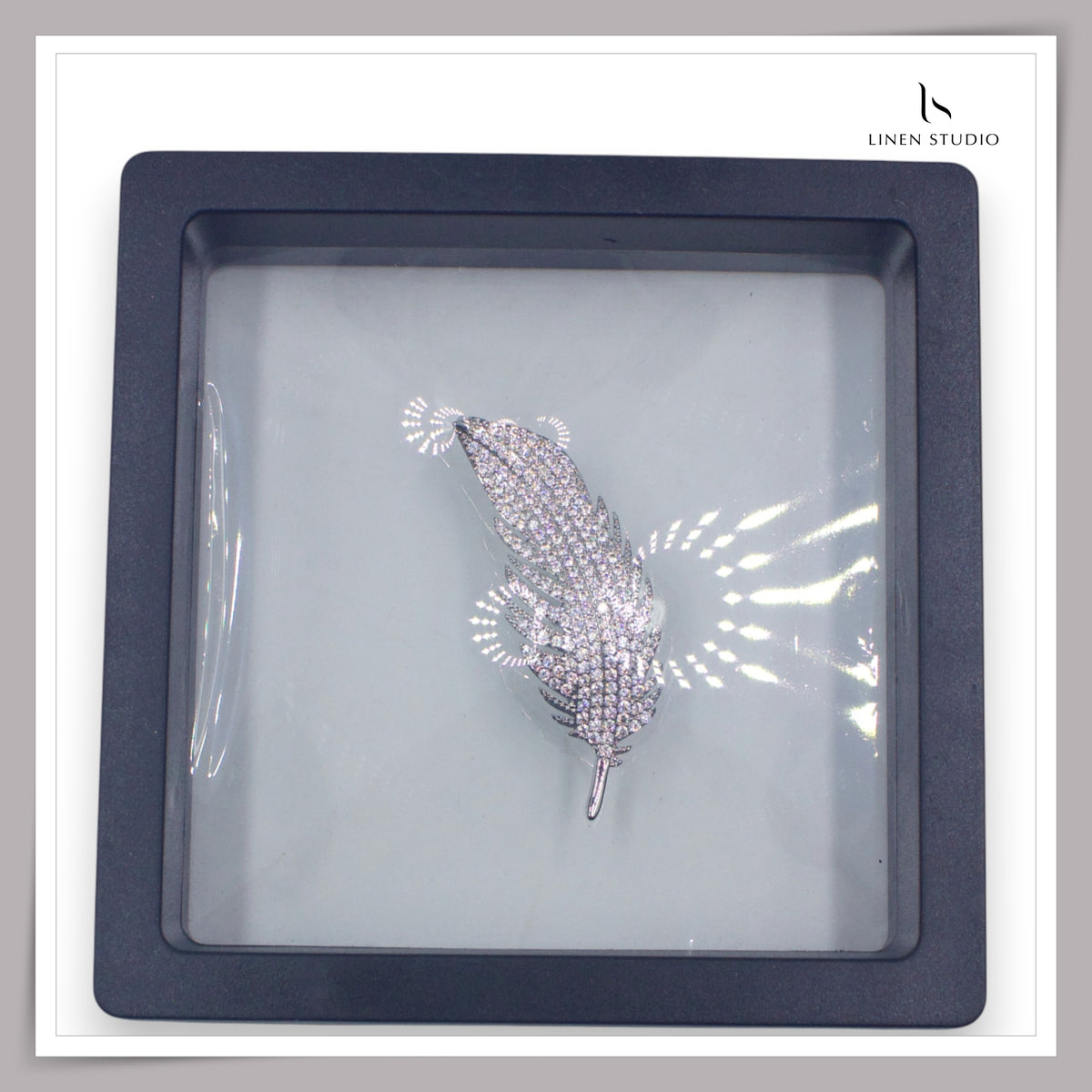 Premium Brooch - Bling Leaf (NEW)