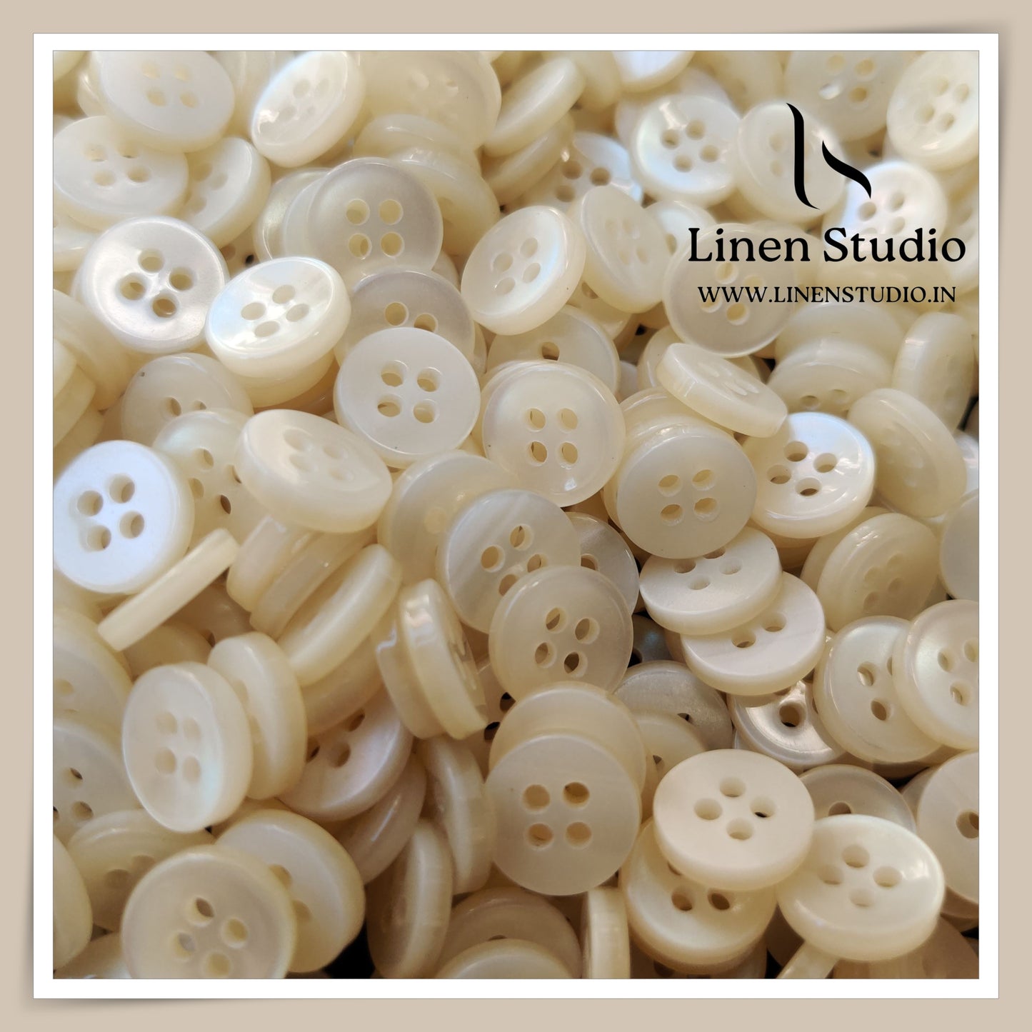 Round Rim 4 Hole Gradient Shirt Buttons - P01ALR SG011 18L