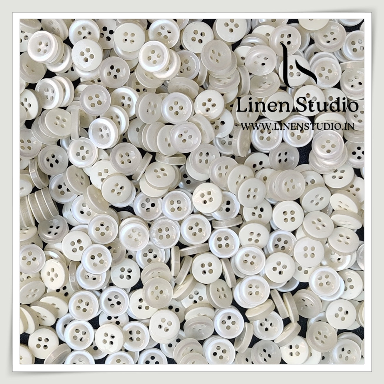 Round Rim 4 Hole White Shirt Buttons - P03 SG008 18L