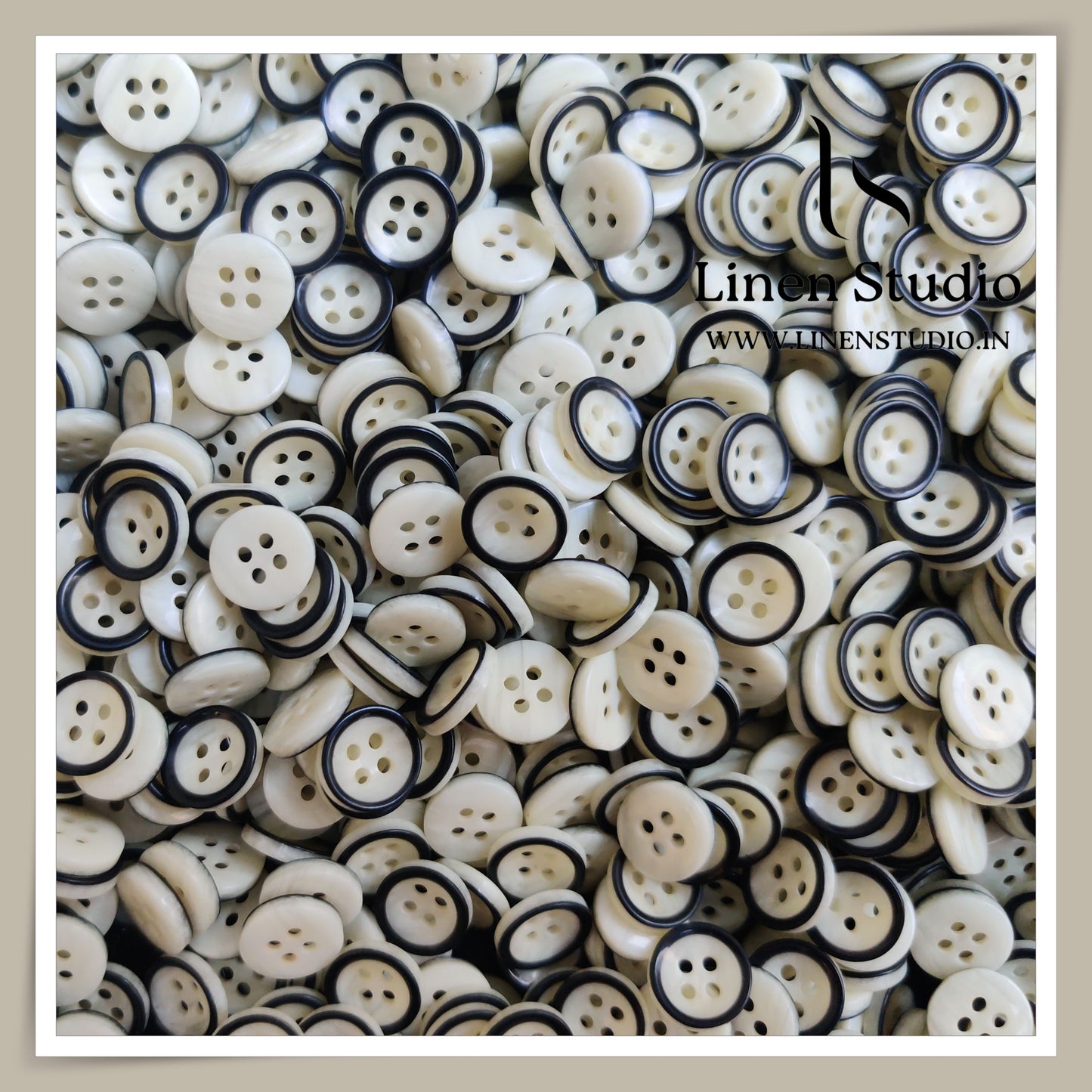 Round Rim 4 Hole Marble Shirt Buttons - P34A SG033 18L