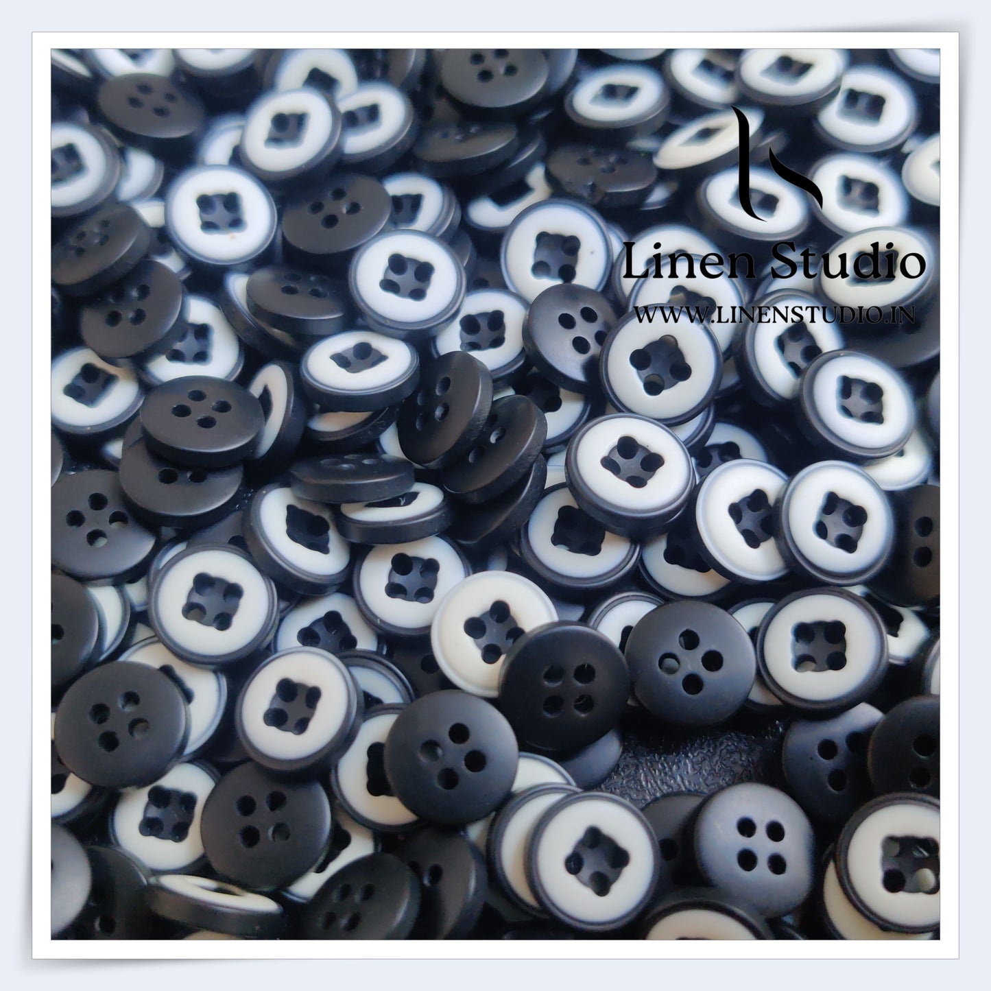 Round Rim 4 Hole Twin Colour Shirt Buttons - P34A SG037 18L