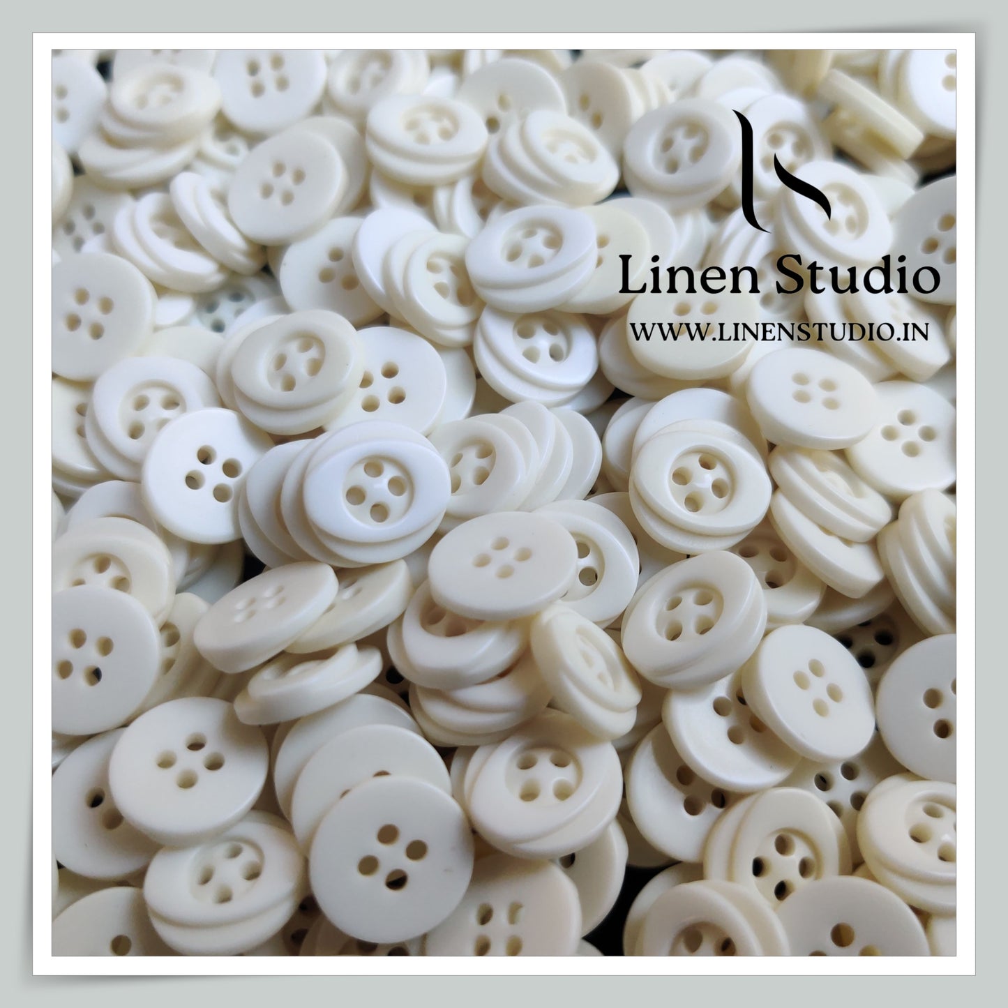 Round Rim 4 Hole White Shirt Buttons - P34C SG005 20L