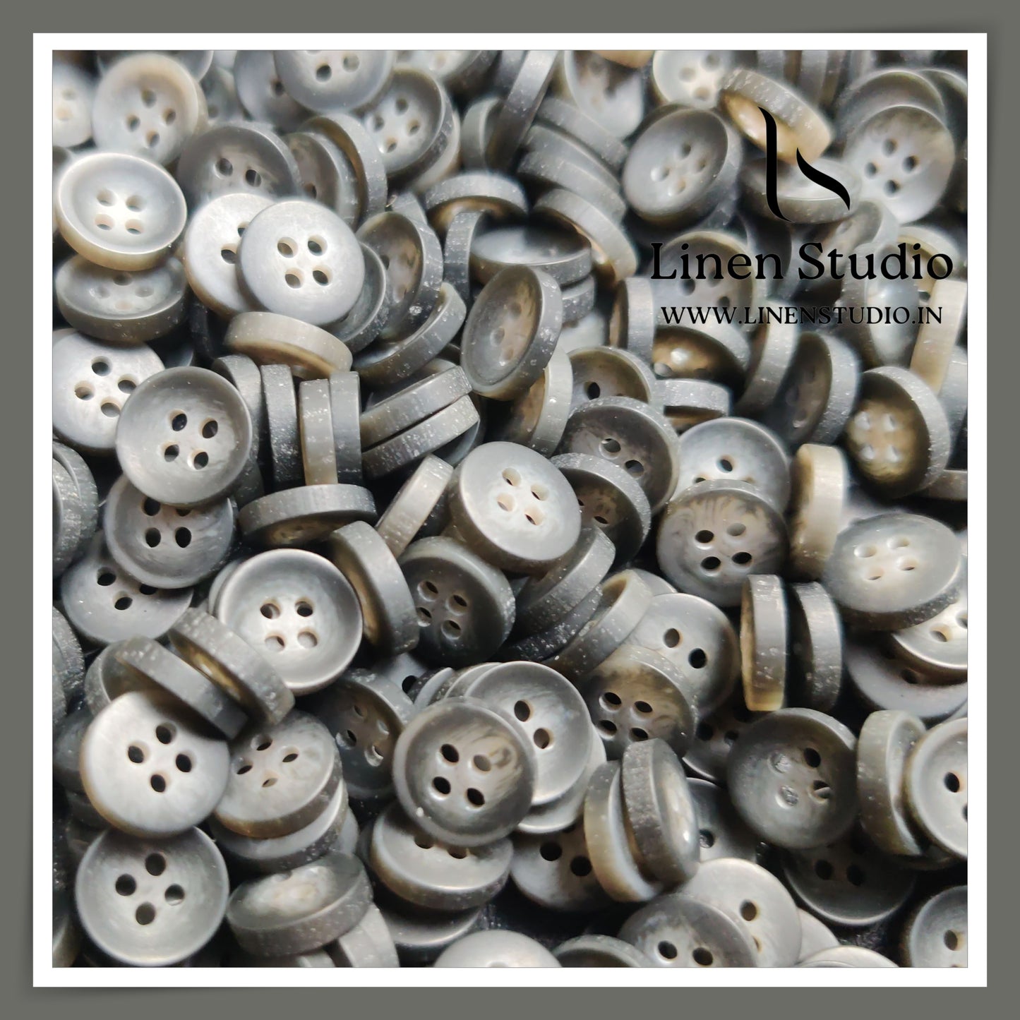 Round Rim 4 Hole Rod Shirt Buttons - P37J SG020 18L