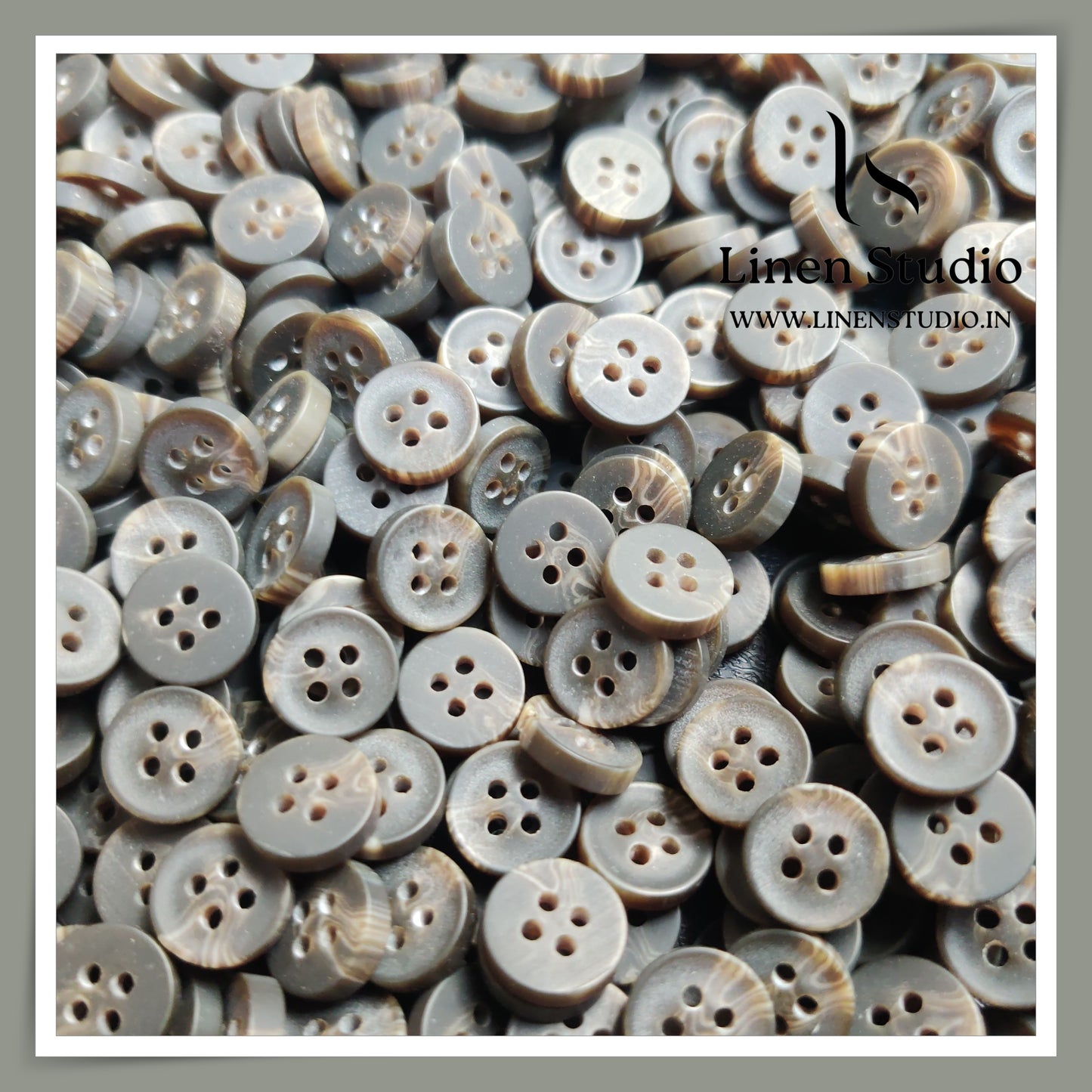 Round Rim 4 Hole Rod Shirt Buttons - P37J SG025 18L