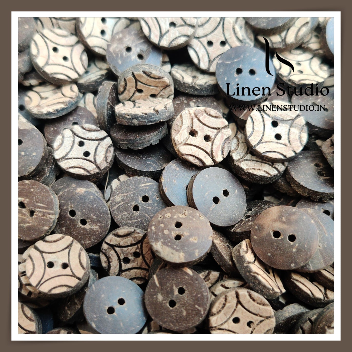 Round Rim 2 Hole Wood And Coconut Shirt Buttons - W01 SG023 24L(1)