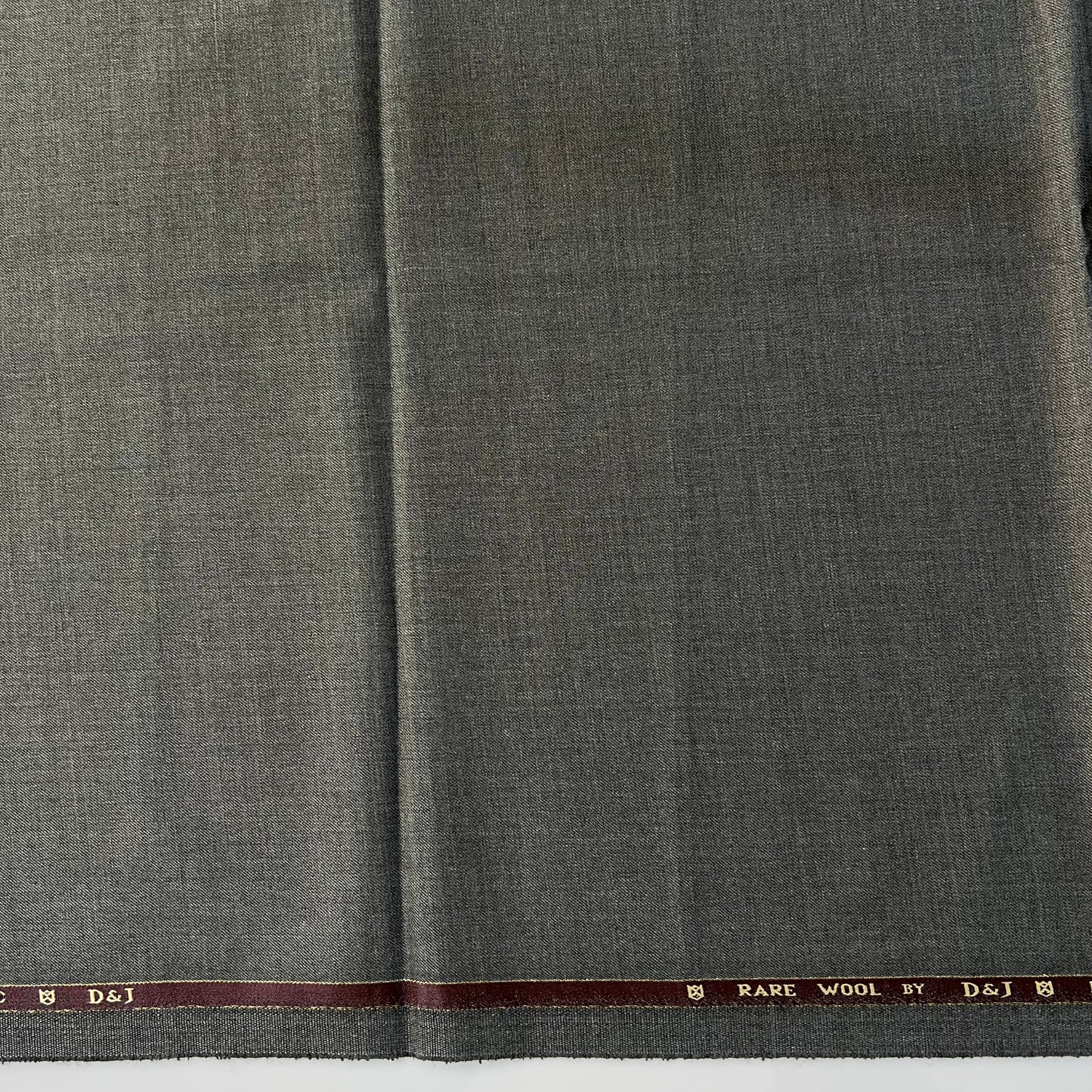80CM SUITING FABRIC - END BIT 110 (FLAT RATE)