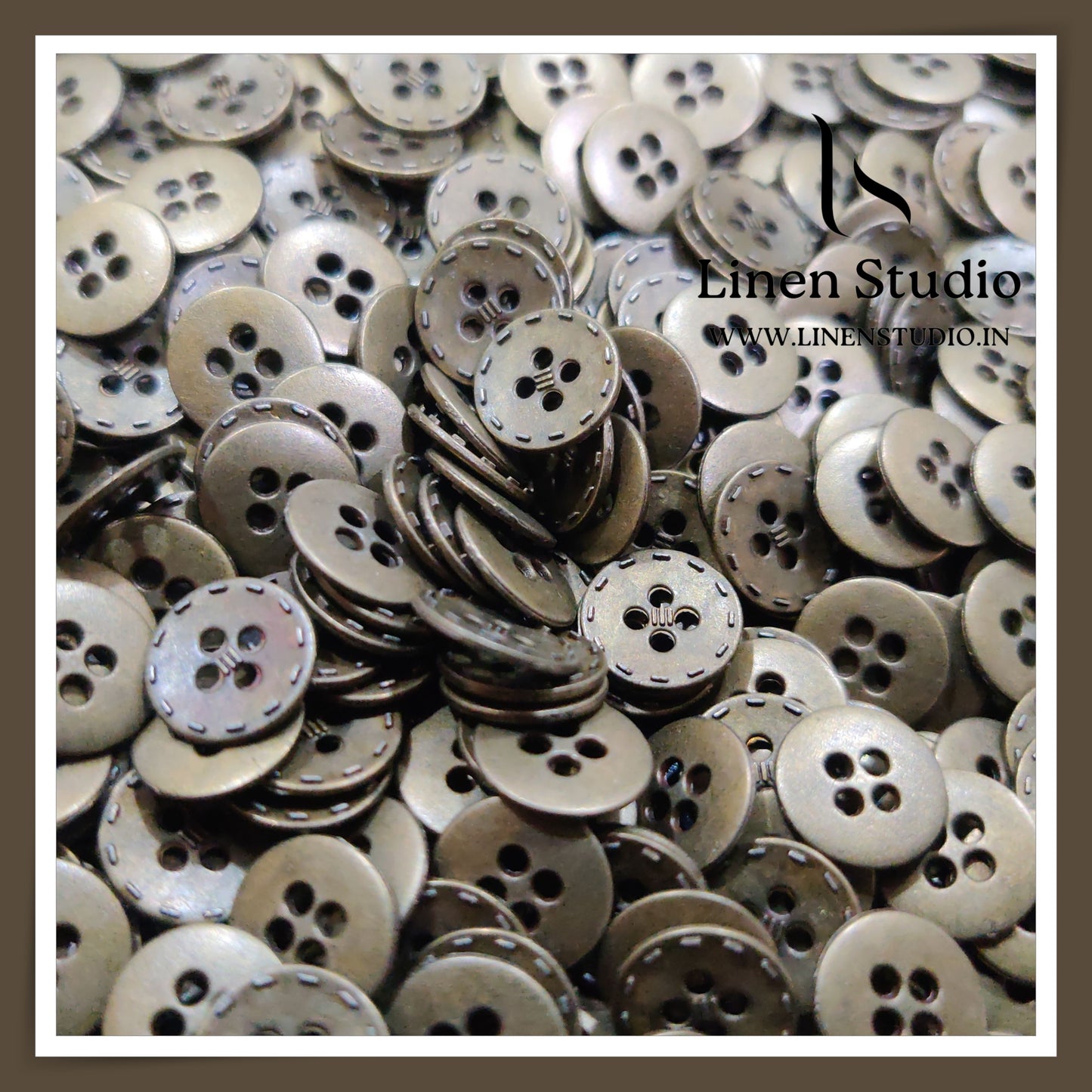 Round Rim 4 Hole Metal Shirt Buttons - Antique Brass 18L 10g LF