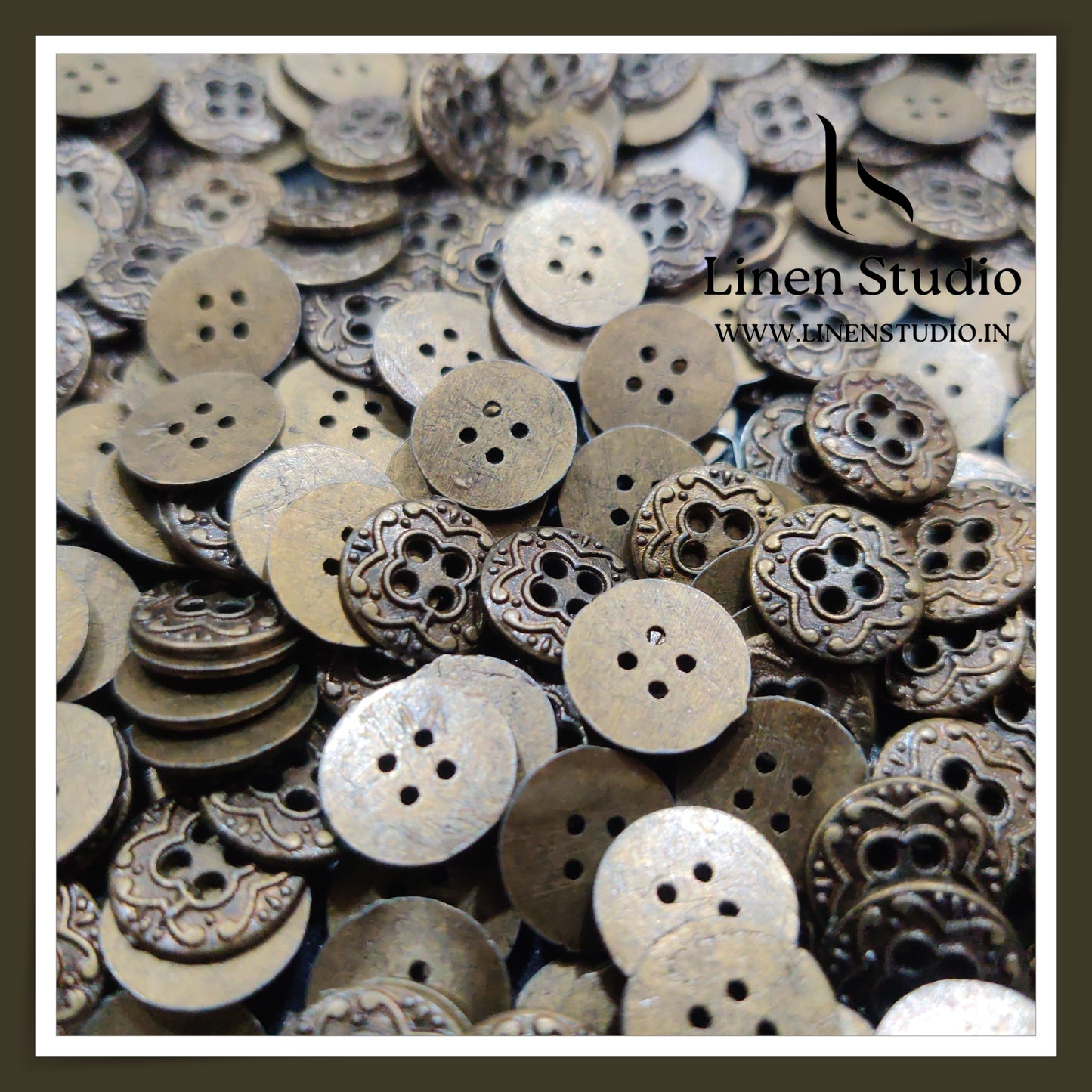 Round Rim 4 Hole Metal Shirt Buttons - Antique Brass 18L 33g LF