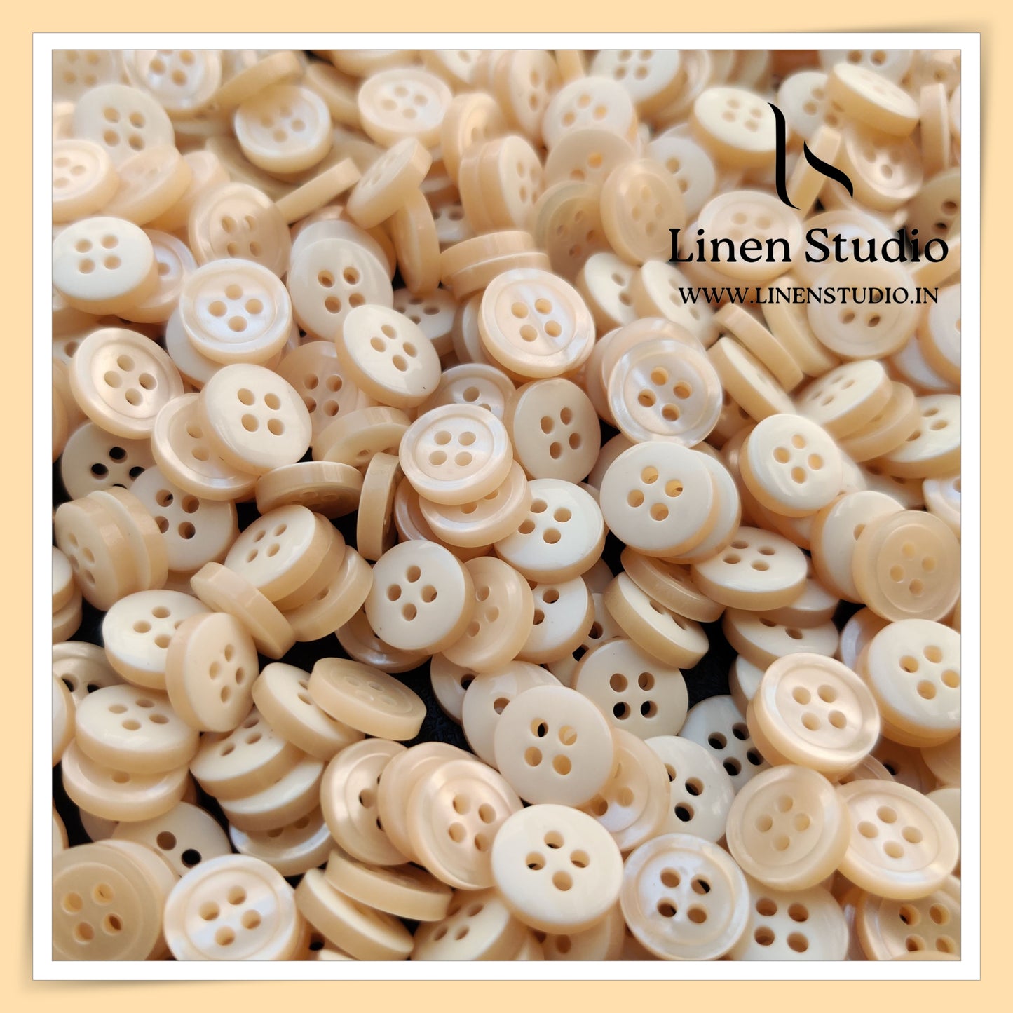 Round Rim 4 Hole Single Tone Shirt Buttons - P07A SG011 18L