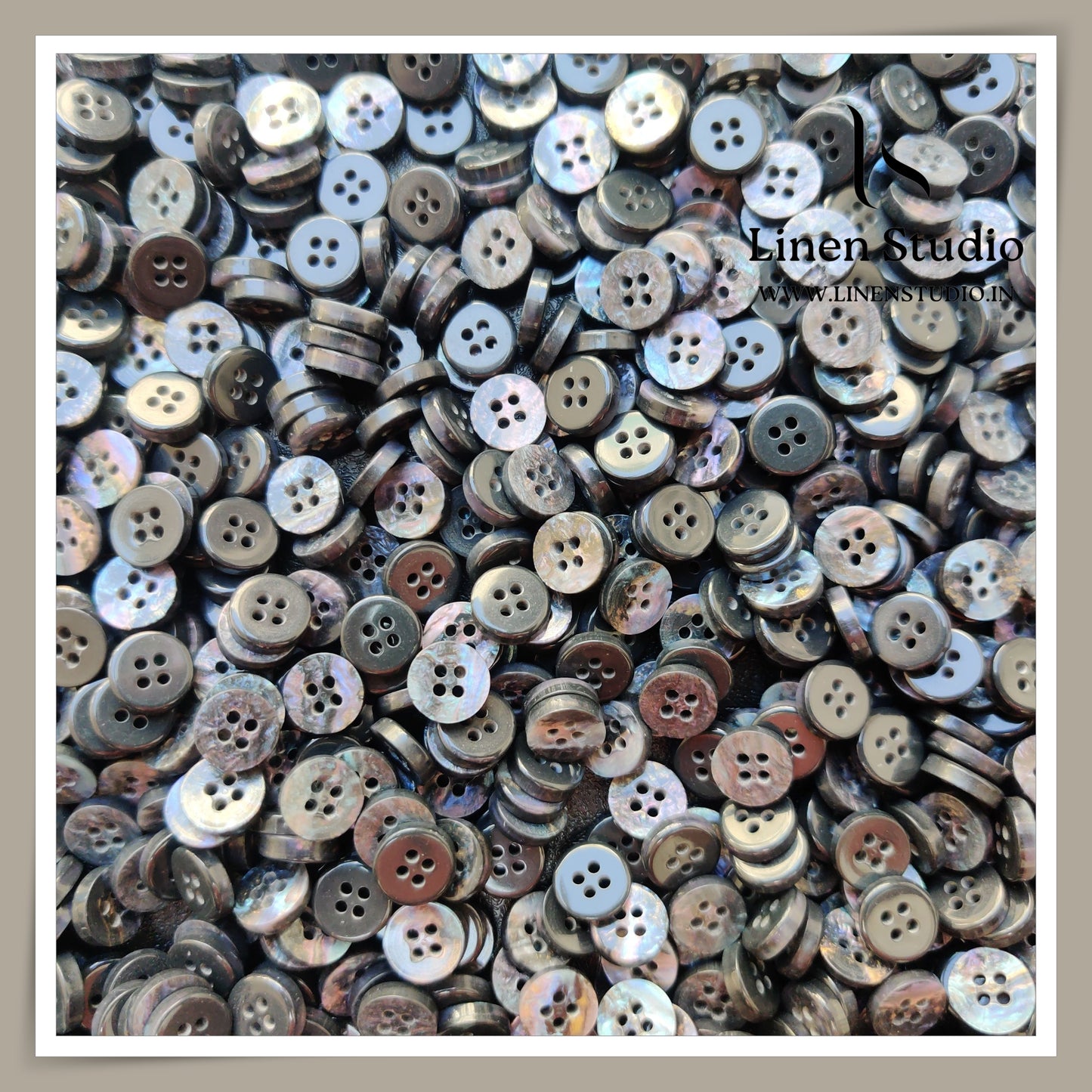 Round Rim 4 Hole Designers Choice Shirt Buttons - P14 SG013 16L