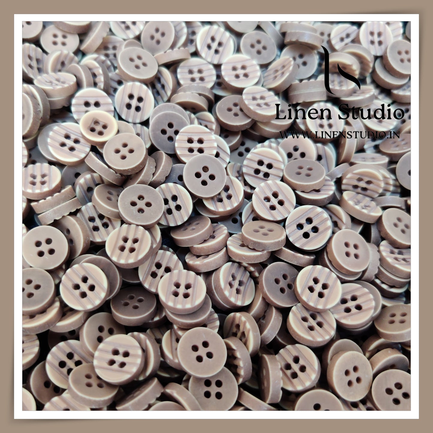 Round Rim 4 Hole Wood Imitation Shirt Buttons - P33F SG012 18L
