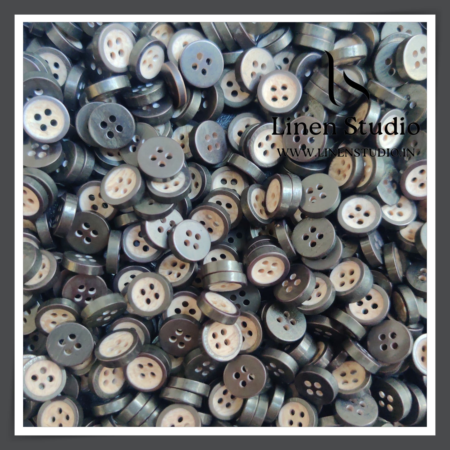 Round Rim 4 Hole Marble Shirt Buttons - P34A SG019 18L