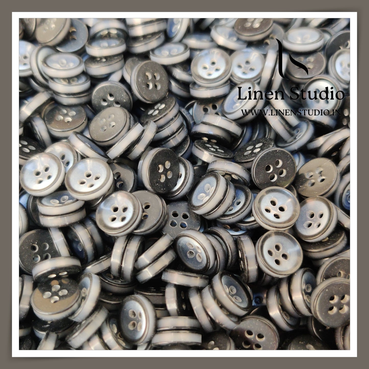 Round Rim 4 Hole Twin Colour Shirt Buttons - P34F SG003 18L