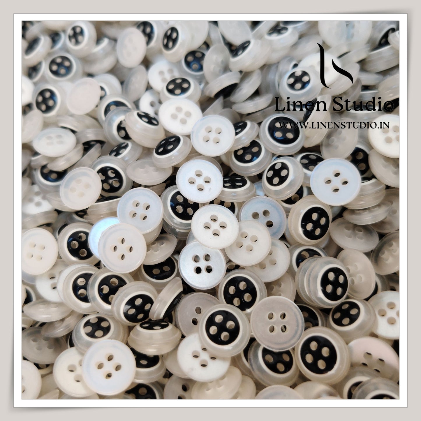 Round Rim 4 Hole Twin Colour Shirt Buttons - P34F SG017 16L