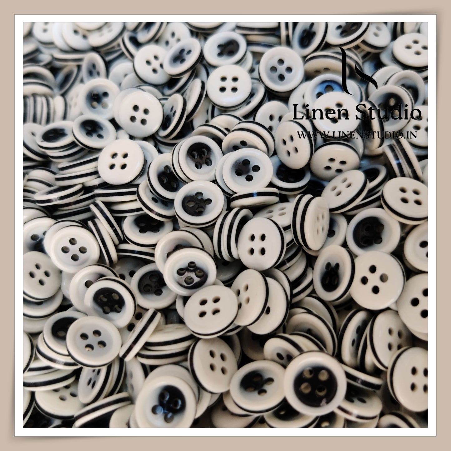 Round Rim 4 Hole Twin Colour Shirt Buttons - P34F SG025 16L