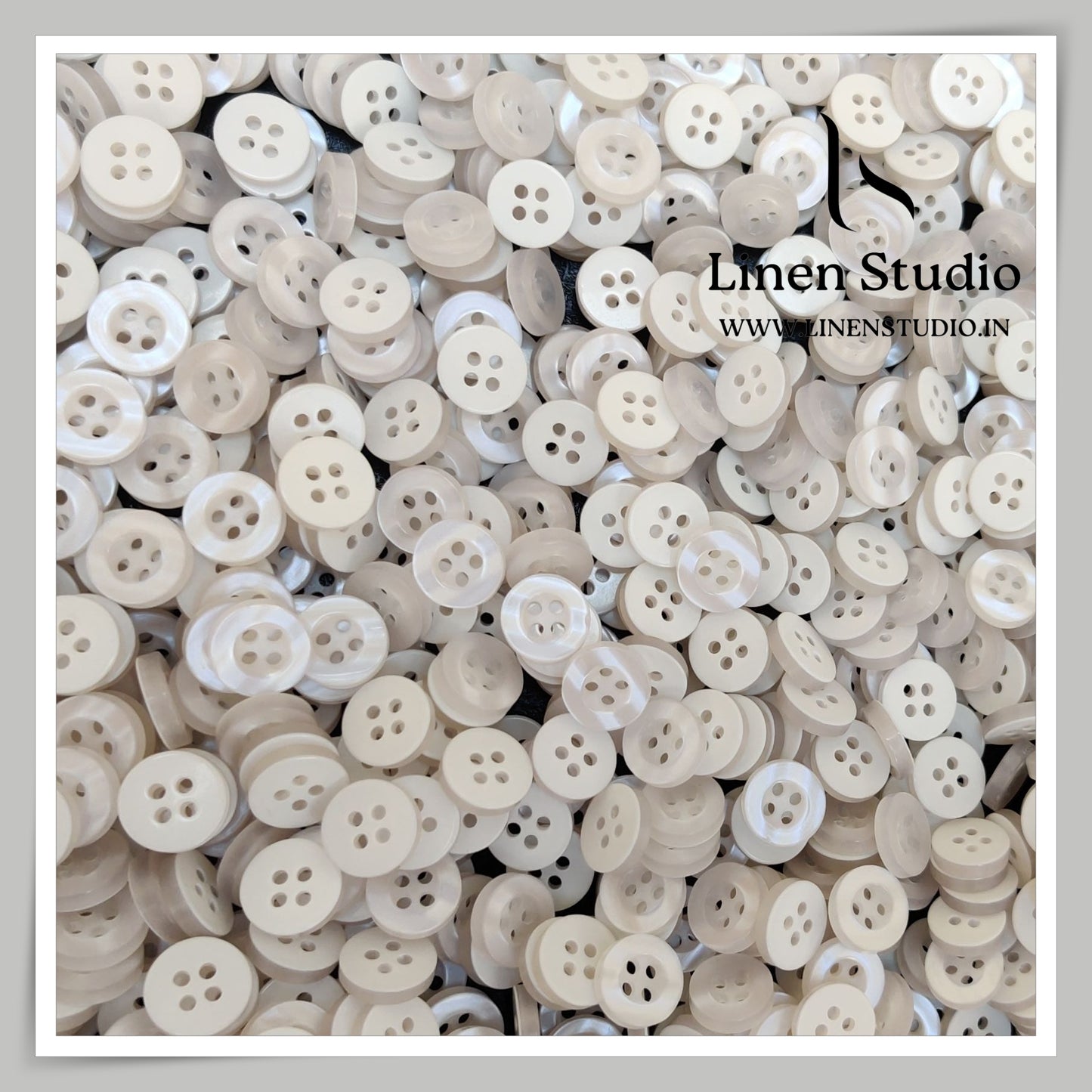 Round Rim 4 Hole White Shirt Buttons - P34G SG031 18L